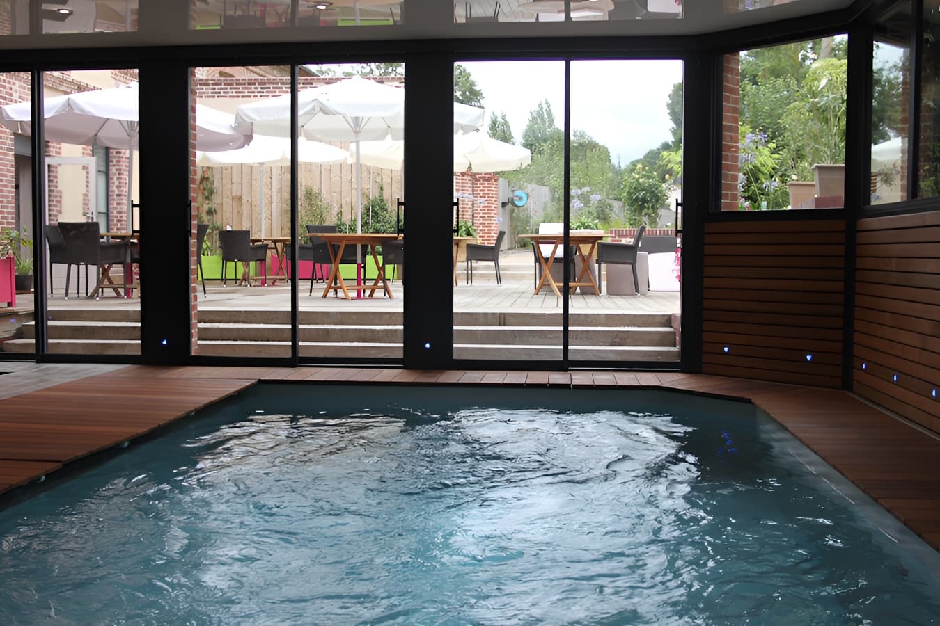 clos fleuri-piscine