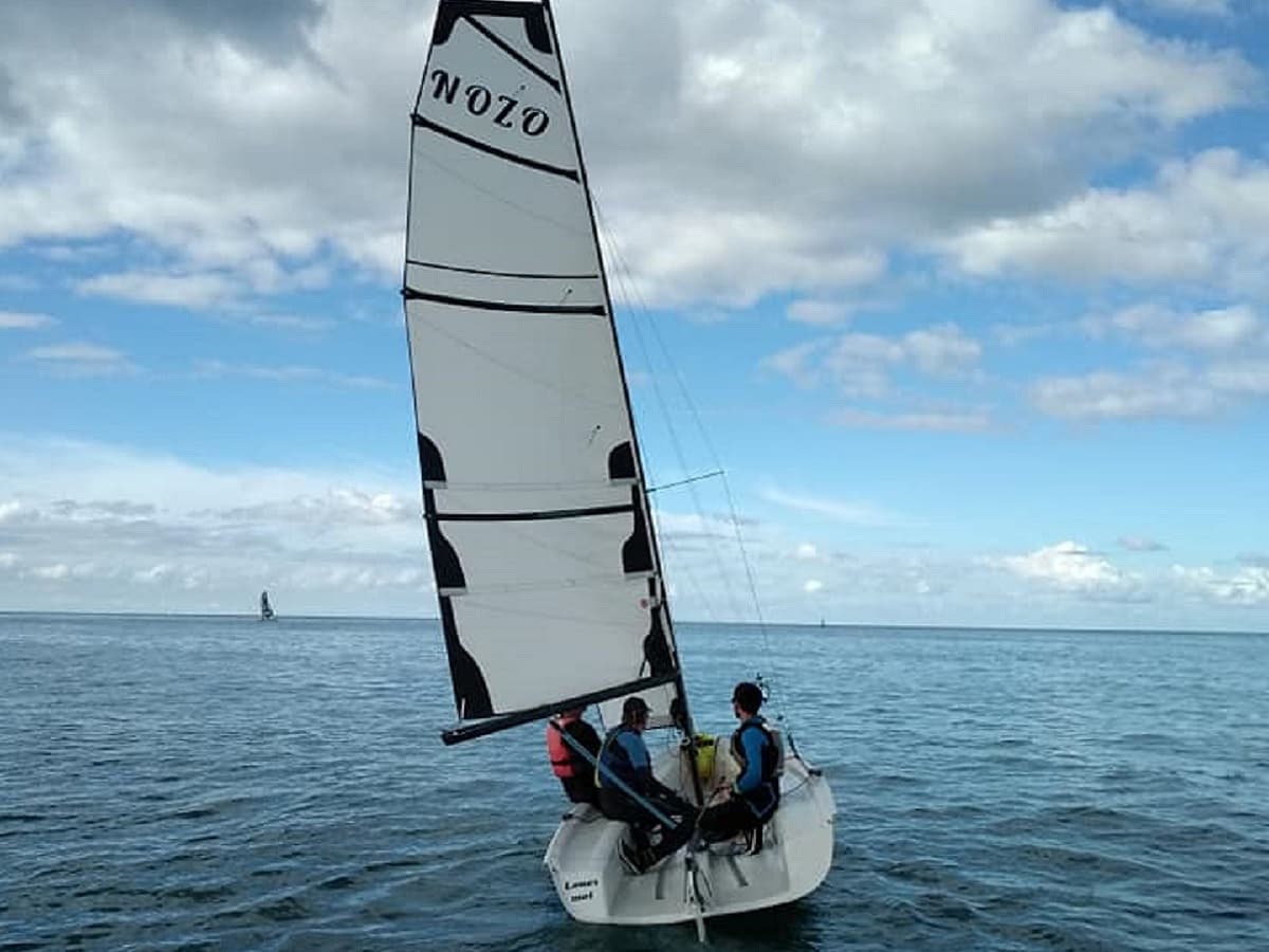 dériveur école de voile courseulles