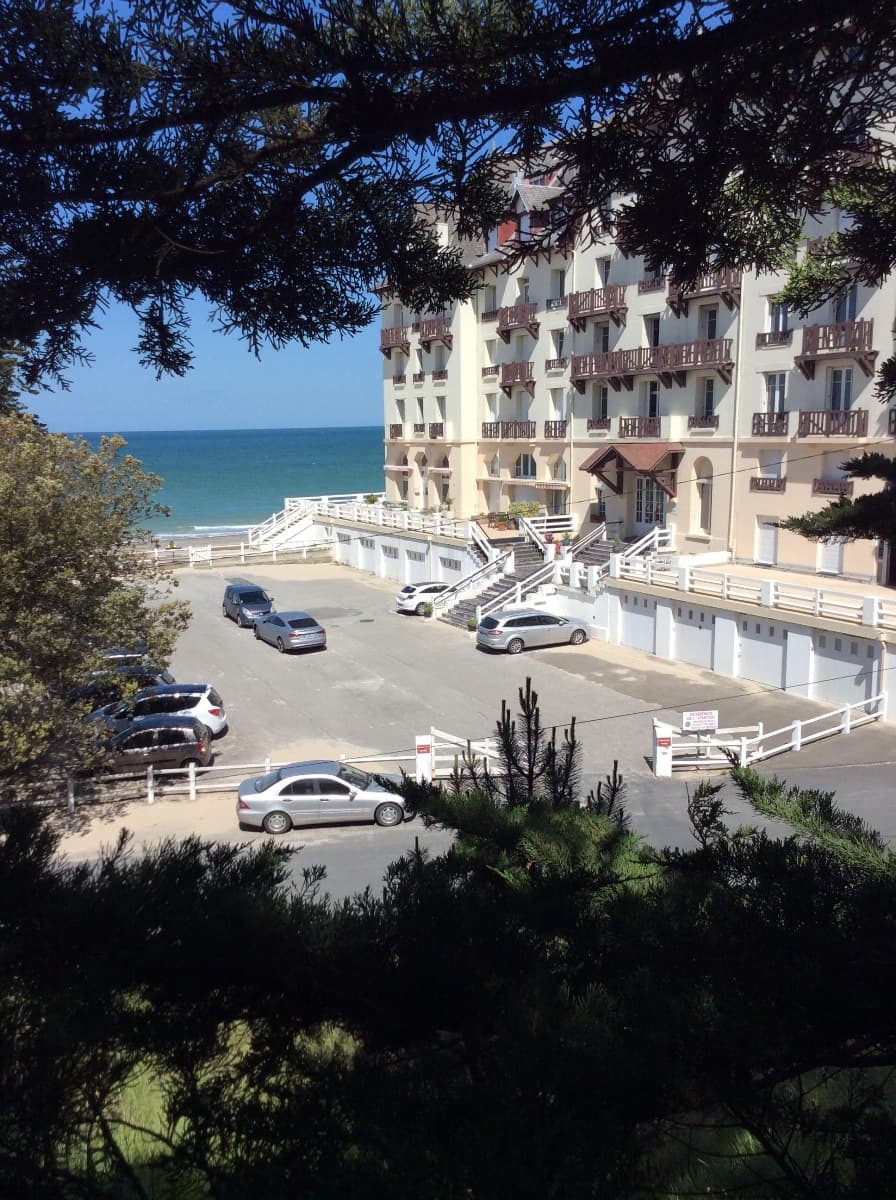 donville-les-bain-meuble-sur-la-plage-2