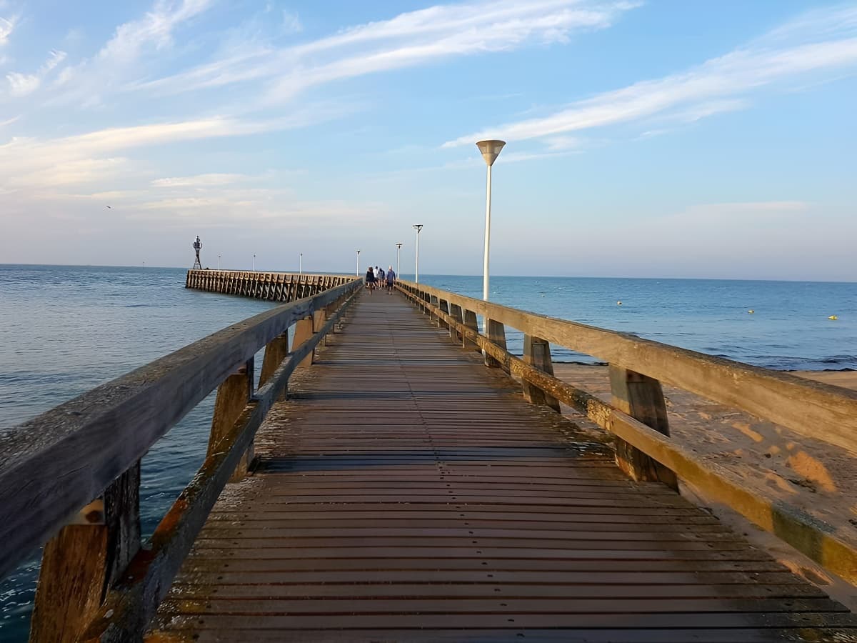 douchin-jetee-courseulles-pieton