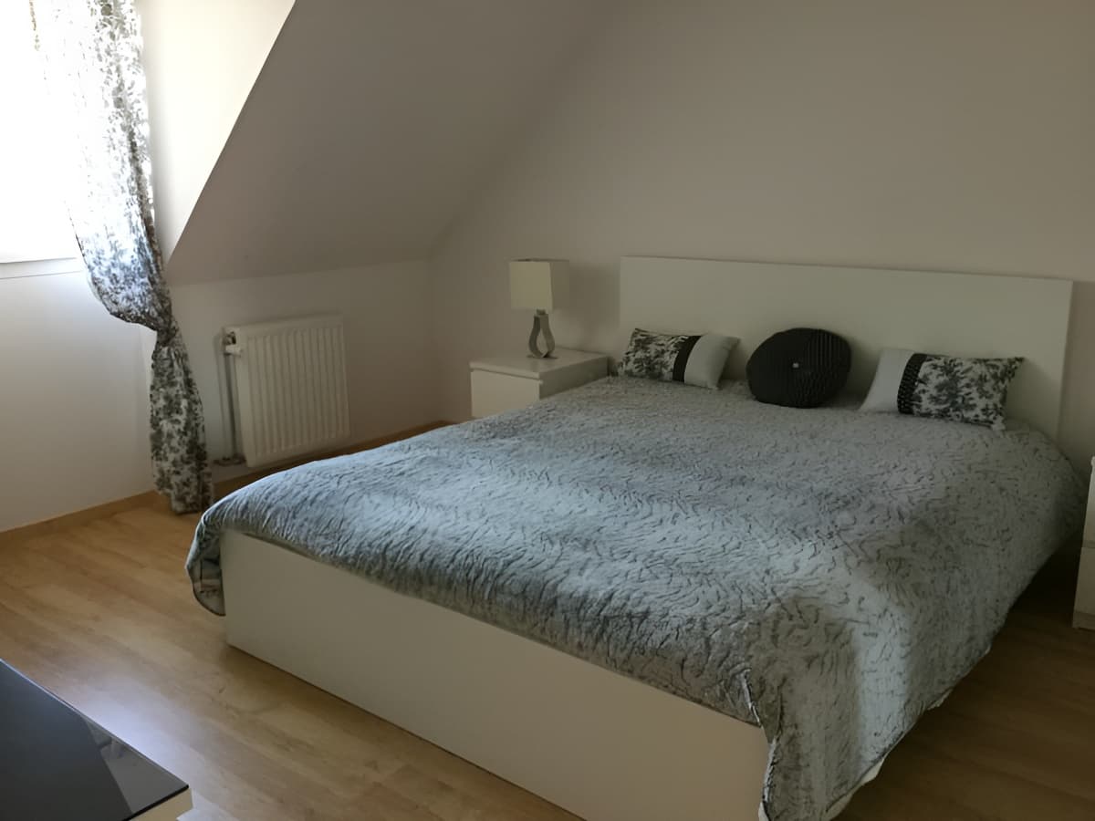 krikorian-chambre-grise-lit-double