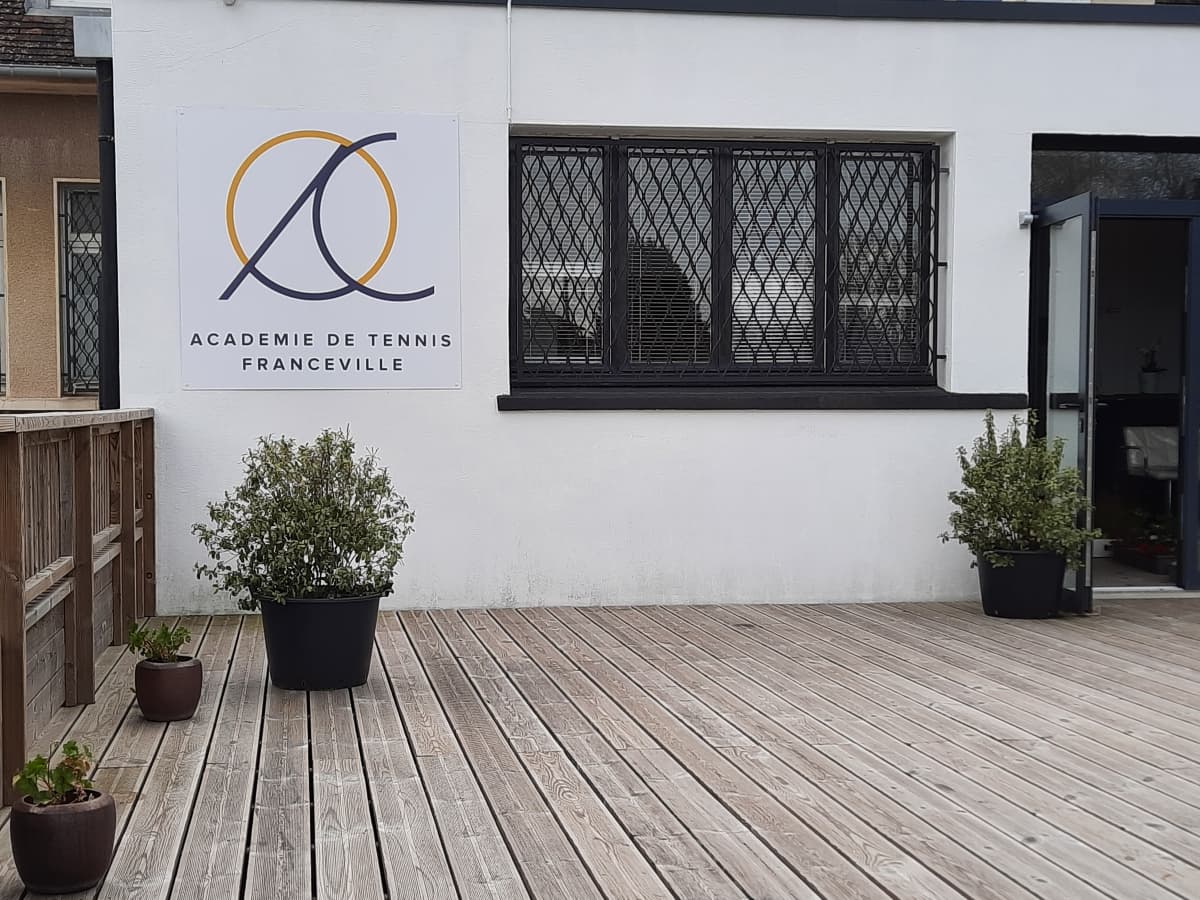 logo entrée club house