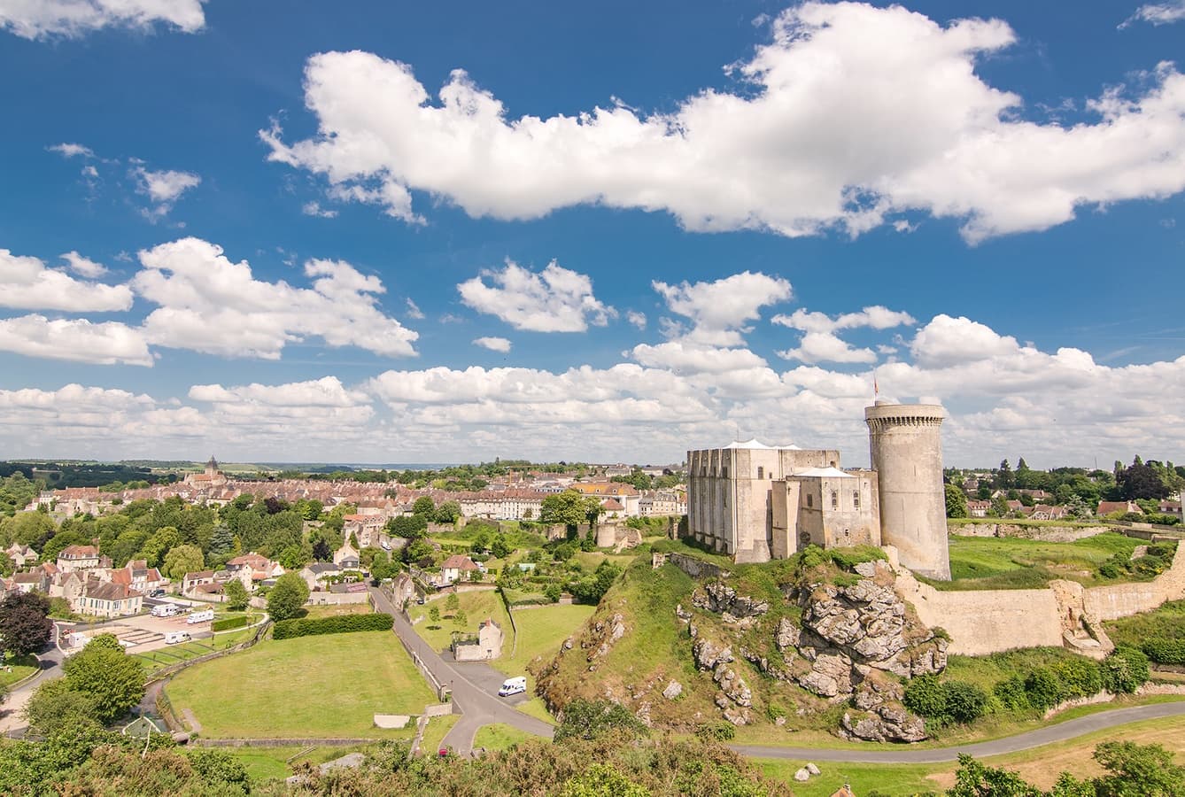 La ville et le château vue du Mont Myrrha Château Guillaume le Conquérant FALAIS
