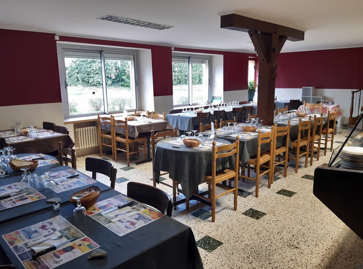 moyon-restaurant-le-carrefour-paris-1