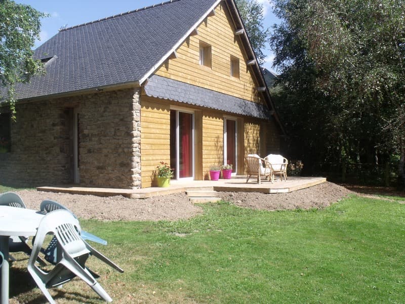 notre-dame-de-cenilly-meuble-perron (1)