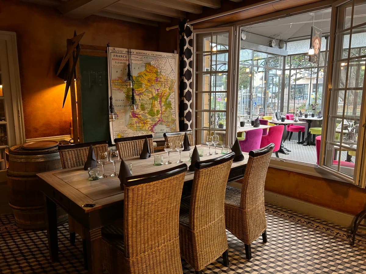 pecherie-courseulles-table-a-manger-restaurant