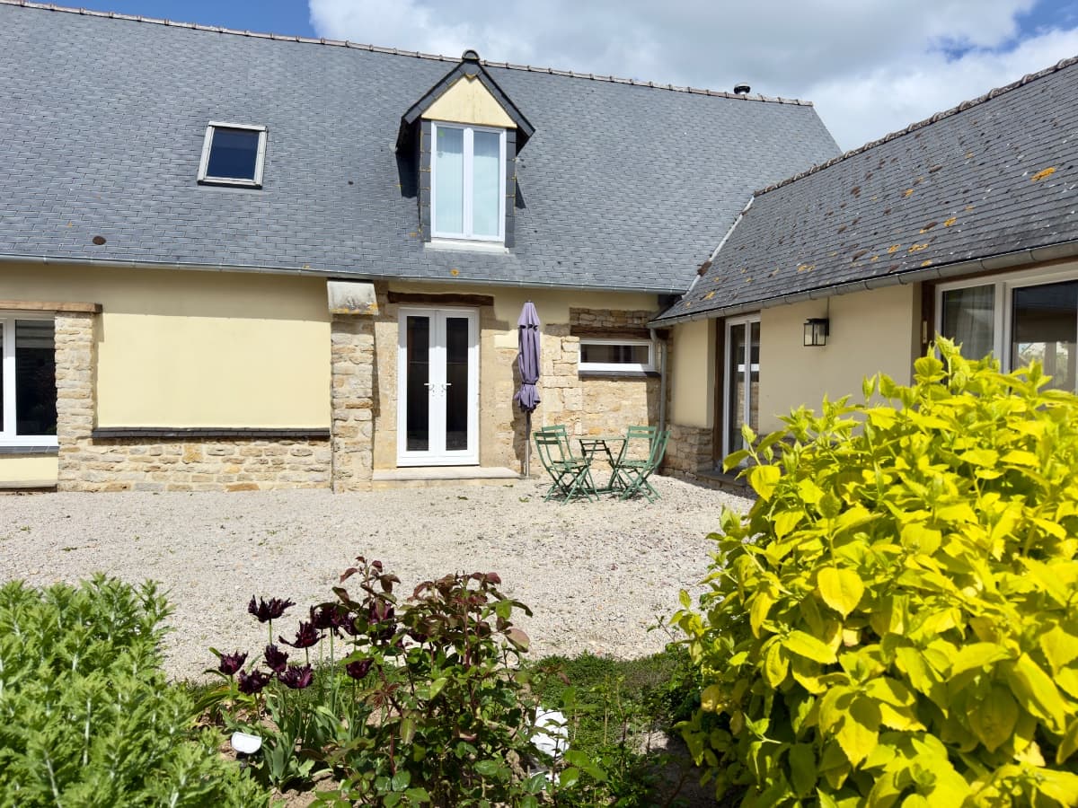 picauville-maison-les-grues-2-petit jardin