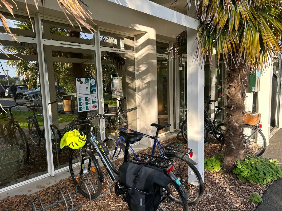 pierre-et-vacances-accueil-velo-courseulles