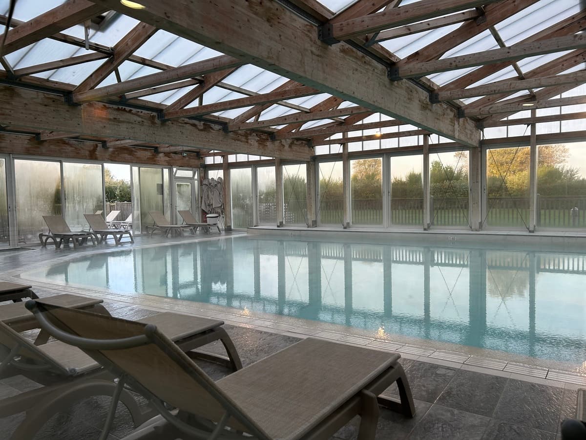 pierre-et-vacances-piscine-courseulles