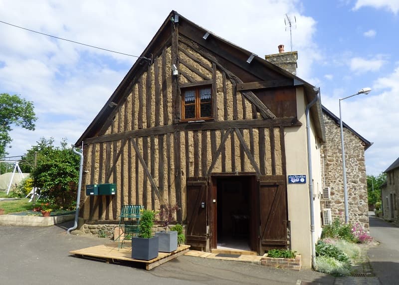 saint-cyr-du-bailleul-meuble-les-clematites-2 (6)