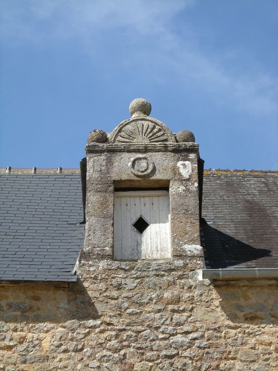 saint-pierre-eglise-meuble-le-chartrier-11