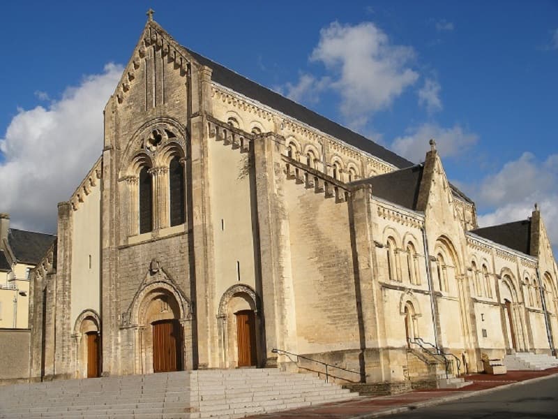 Eglise sainte-croix1