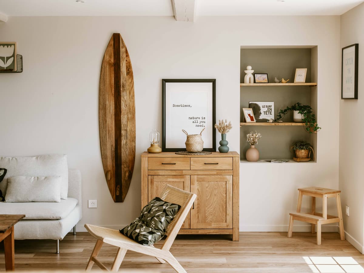 surtainville-surf-house-salon2-0