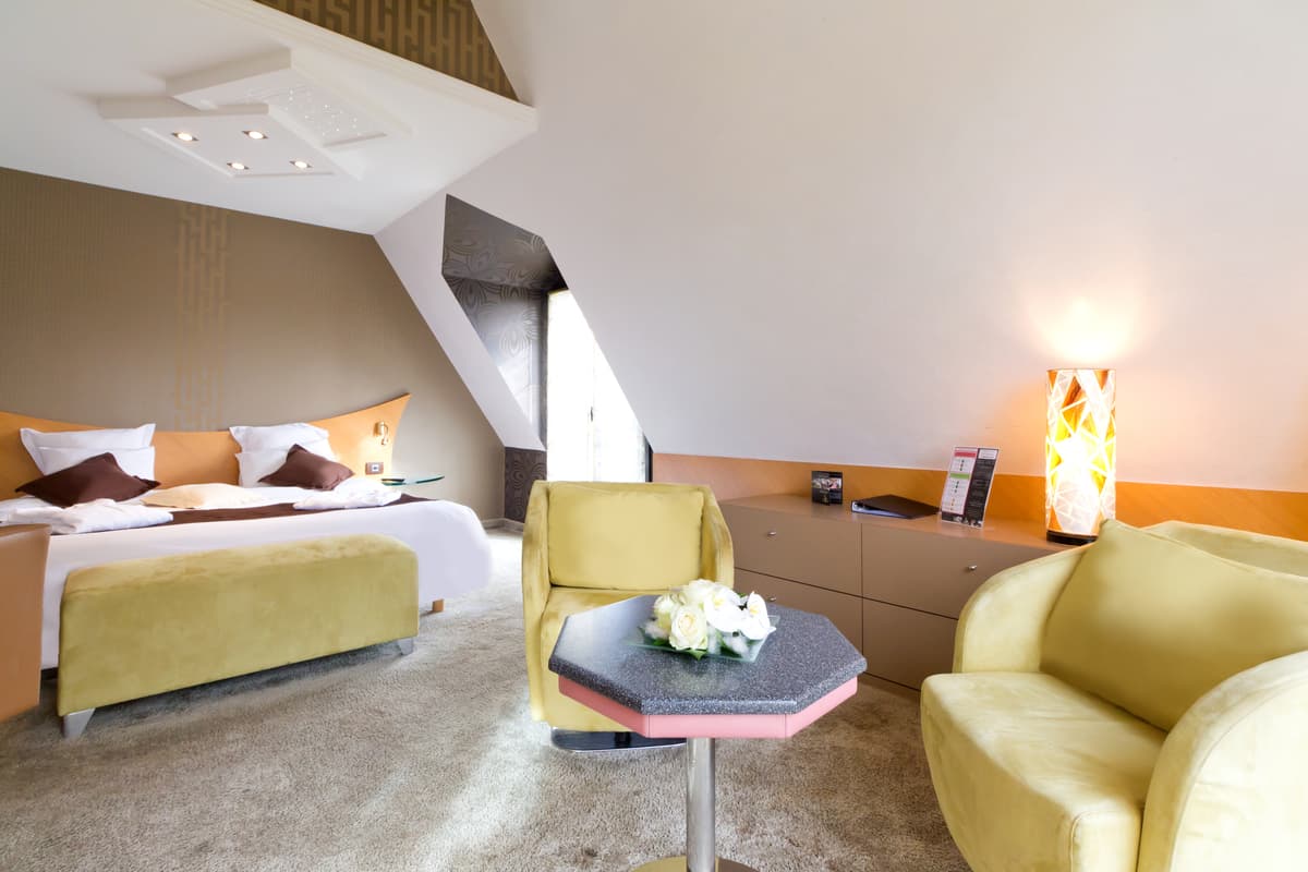 Le Domaine des Chevaliers de Malte_suite salon luxe