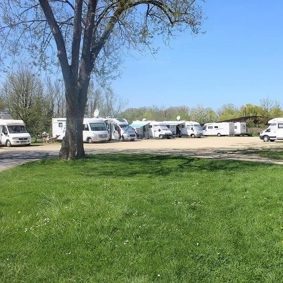 Aire de services et de stationnement camping-cars