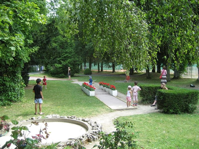 Mini-golf