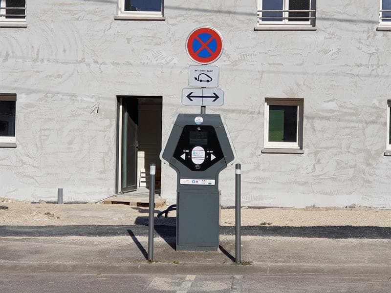 Borne de recharge pour véhicule électrique