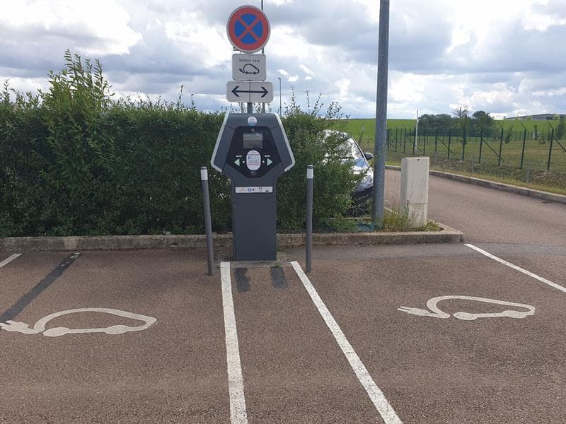 Borne de recharge pour véhicule électrique