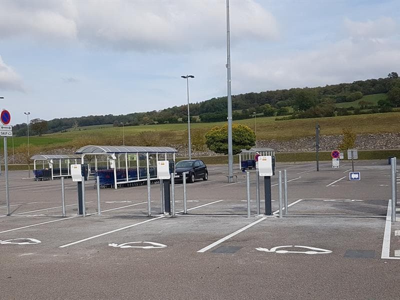 Bornes de recharge pour véhicule électrique - E.Leclerc