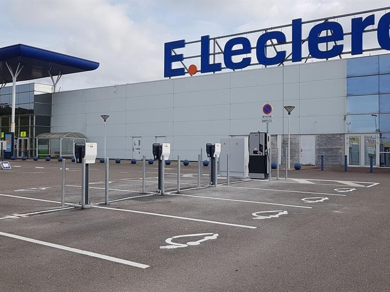 Bornes de recharge pour véhicule électrique - E.Leclerc