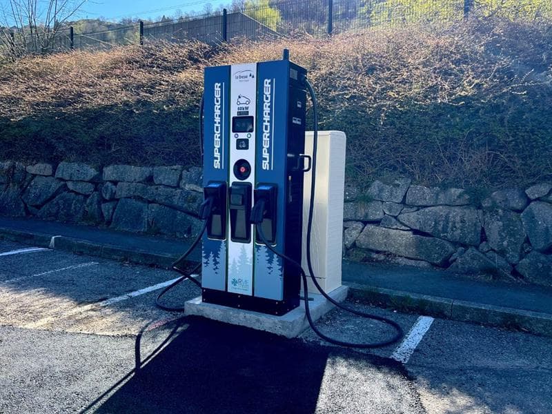 La Bresse - borne de recharge pour voiture électrique - Rue des Proyes