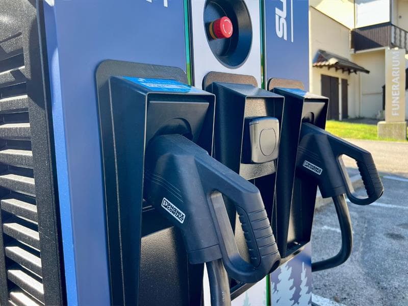 La Bresse - borne de recharge pour voiture électrique - Rue des Proyes