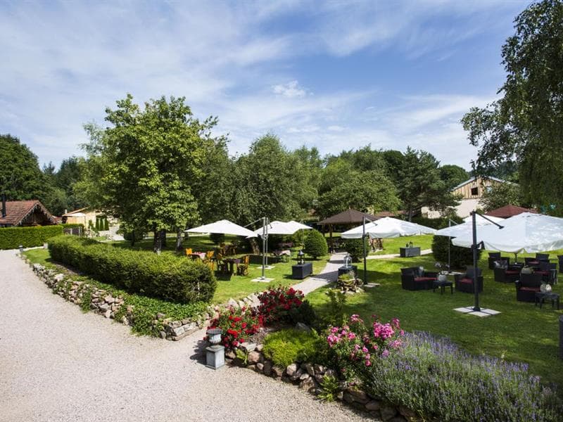 Le Domaine du Haut Jardin Hôtel Spa et Chalets jacuzzis privés