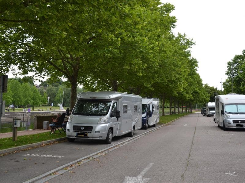 Aire d'accueil de camping-cars - port d'Epinal