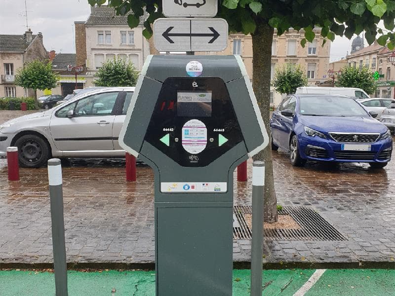 Borne de recharge pour véhicule électrique
