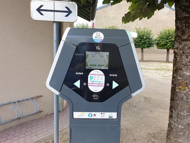 Borne de recharge pour véhicule électrique