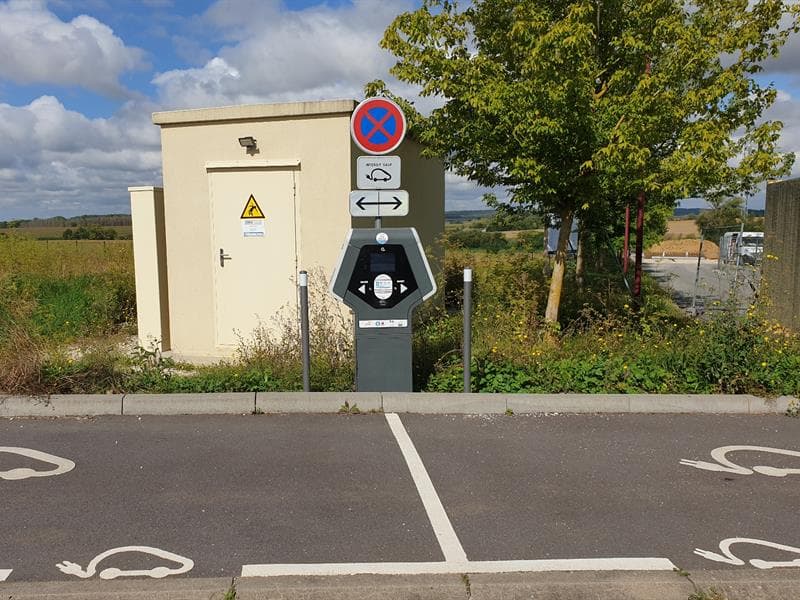 Borne de recharge pour véhicule électrique