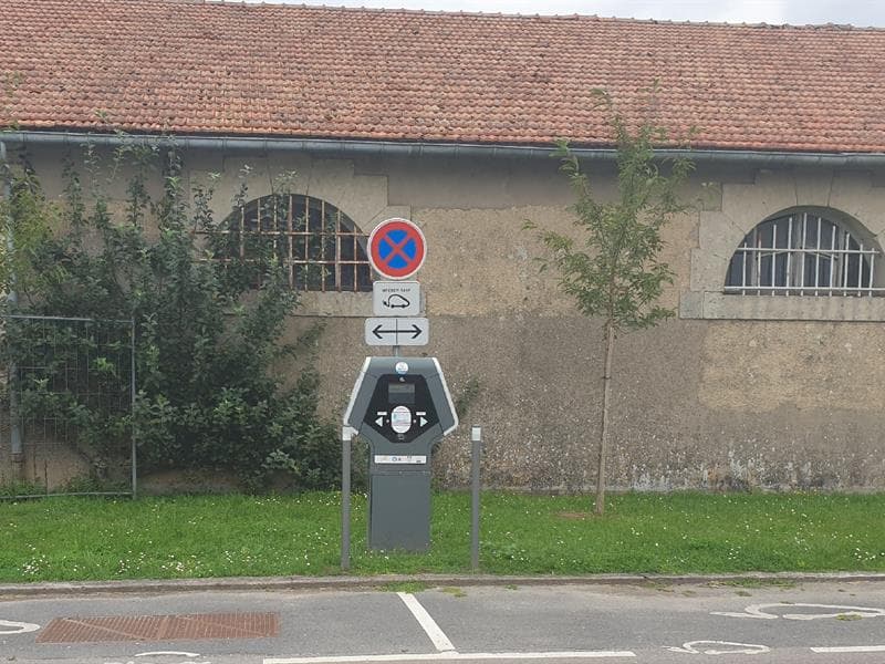 Borne de recharge pour véhicule électrique