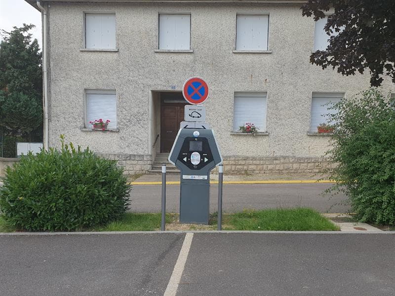 Borne de recharge pour véhicule électrique