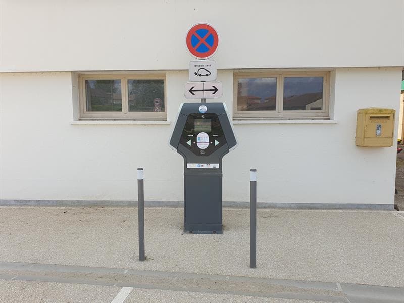 Borne de recharge pour véhicule électrique