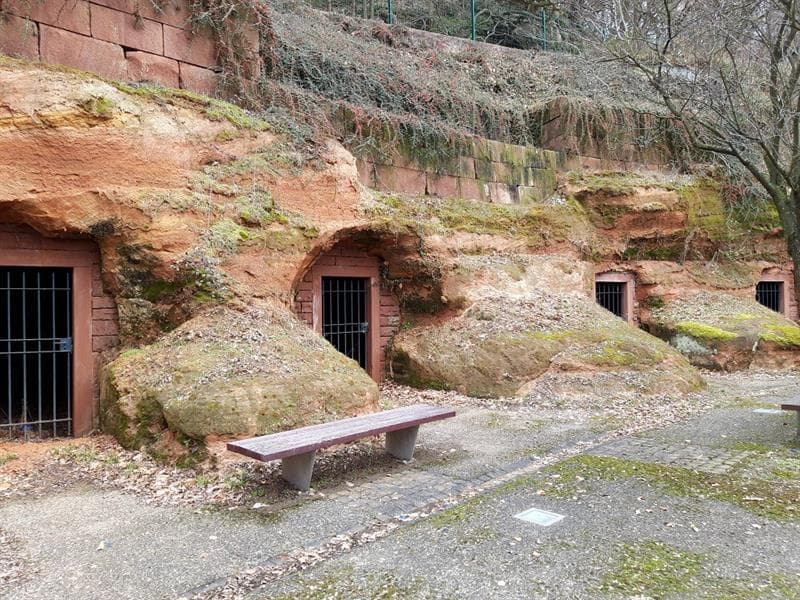 Caves creusées et anciennes mines de Falck