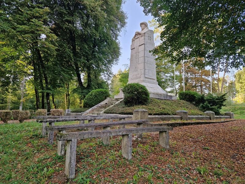 Monument-ossuaire de la Haute Chevauchée