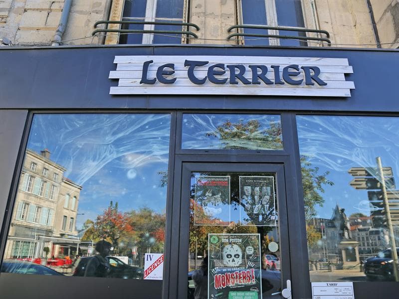 Bar le terrier