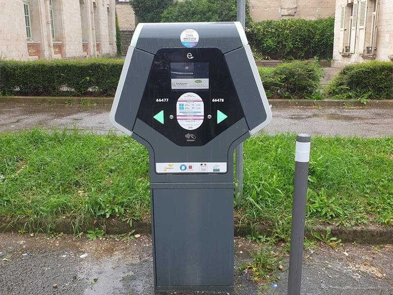 Borne de recharge pour véhicule électrique - Rue des Tanneries