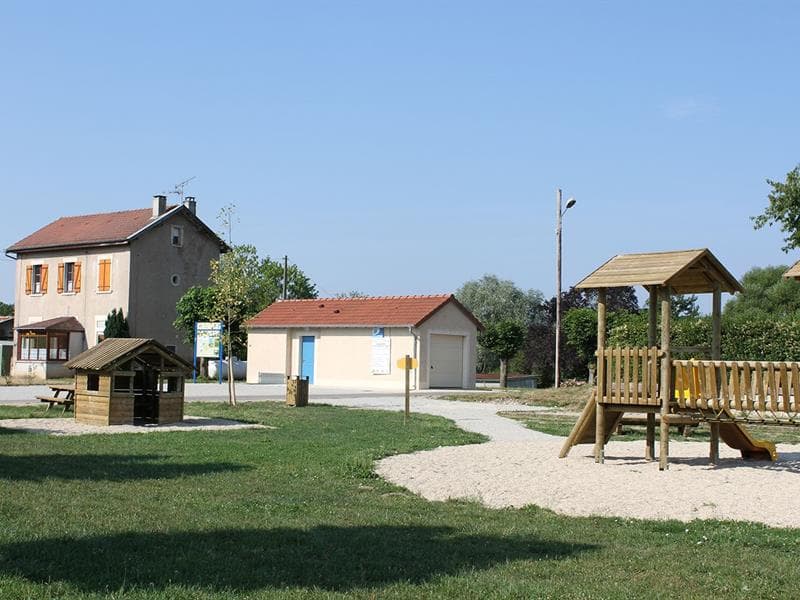 Aire de stationnement de Maxey-sur-Meuse