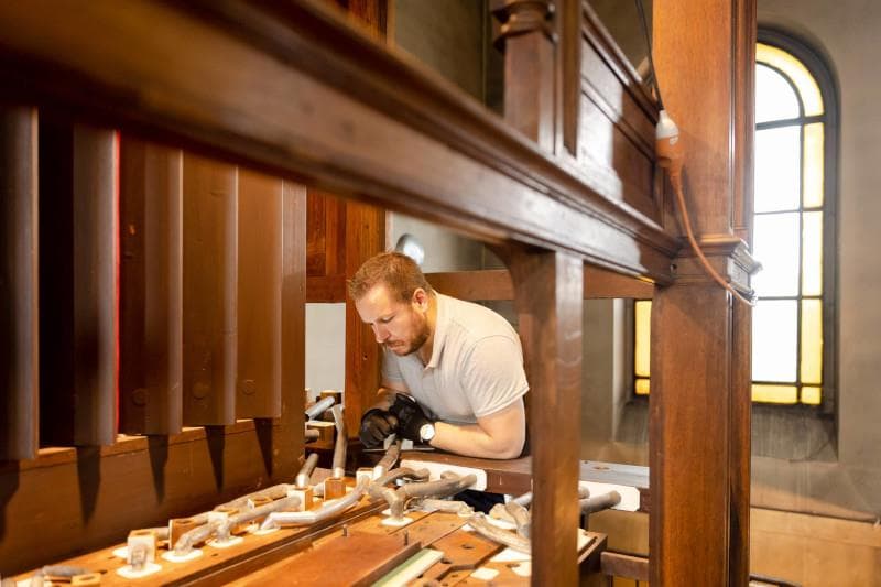 Découverte de l'atelier d'un facteur d'orgues