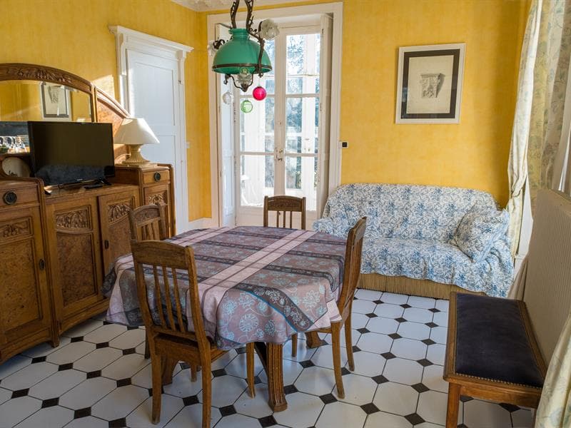 Suite de l'aile est - château de Choloy