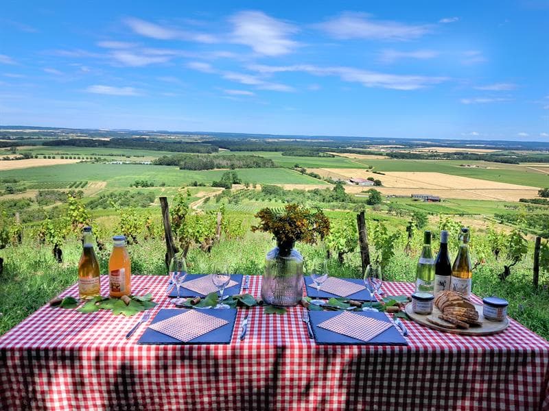 À Table dans les Vignes