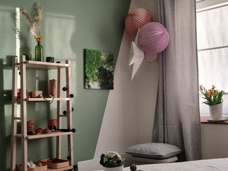 Coralie Companys - Sophrologue, guide bain de forêt et praticienne massage