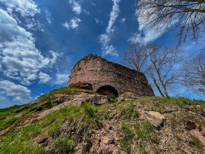 Sentiers Plaisir : Salm, un château vivant