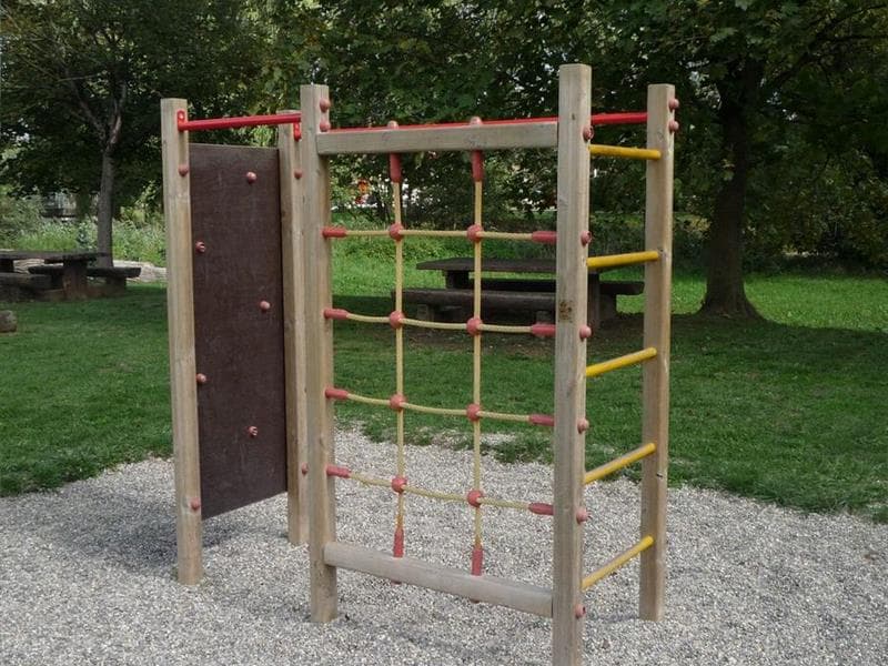 Aire de jeux place des Fêtes