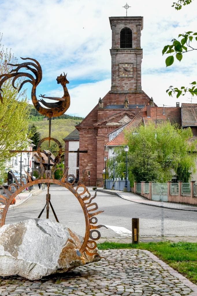 Eglise St Martin et le coq des forgerons