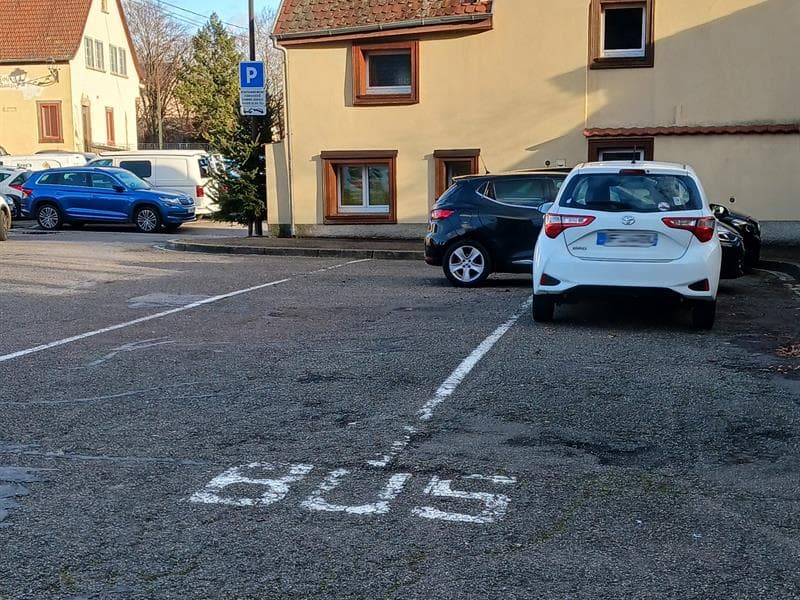 2 places de parking place de l'église