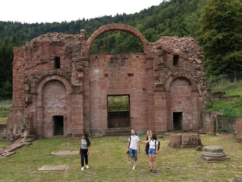 Visite guidée des ruines de l'abbaye de Niedermunster