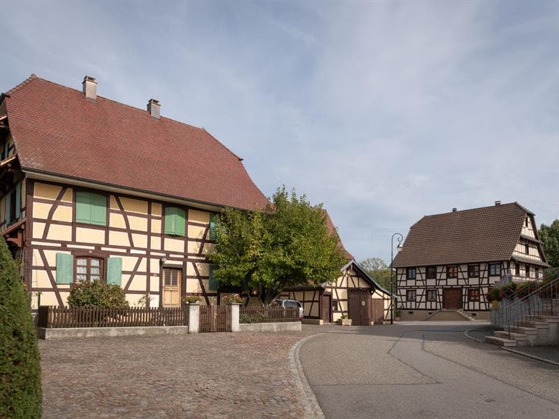 Maisons anciennes et cœur de village