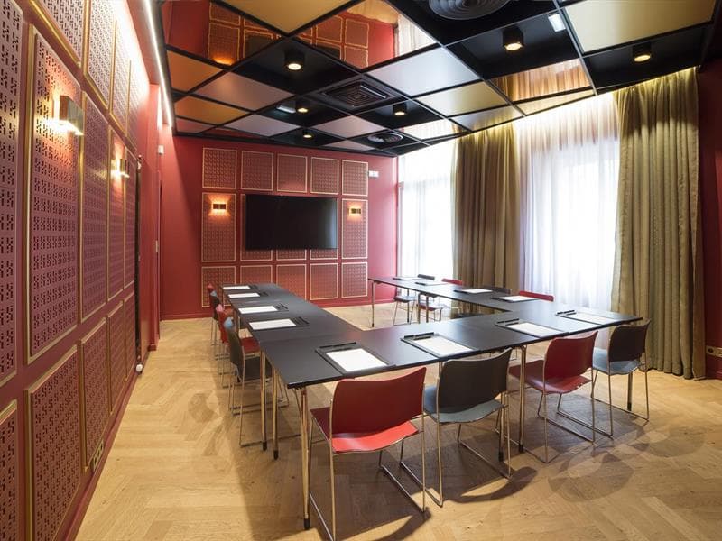 Hannong Hotel and Wine Bar